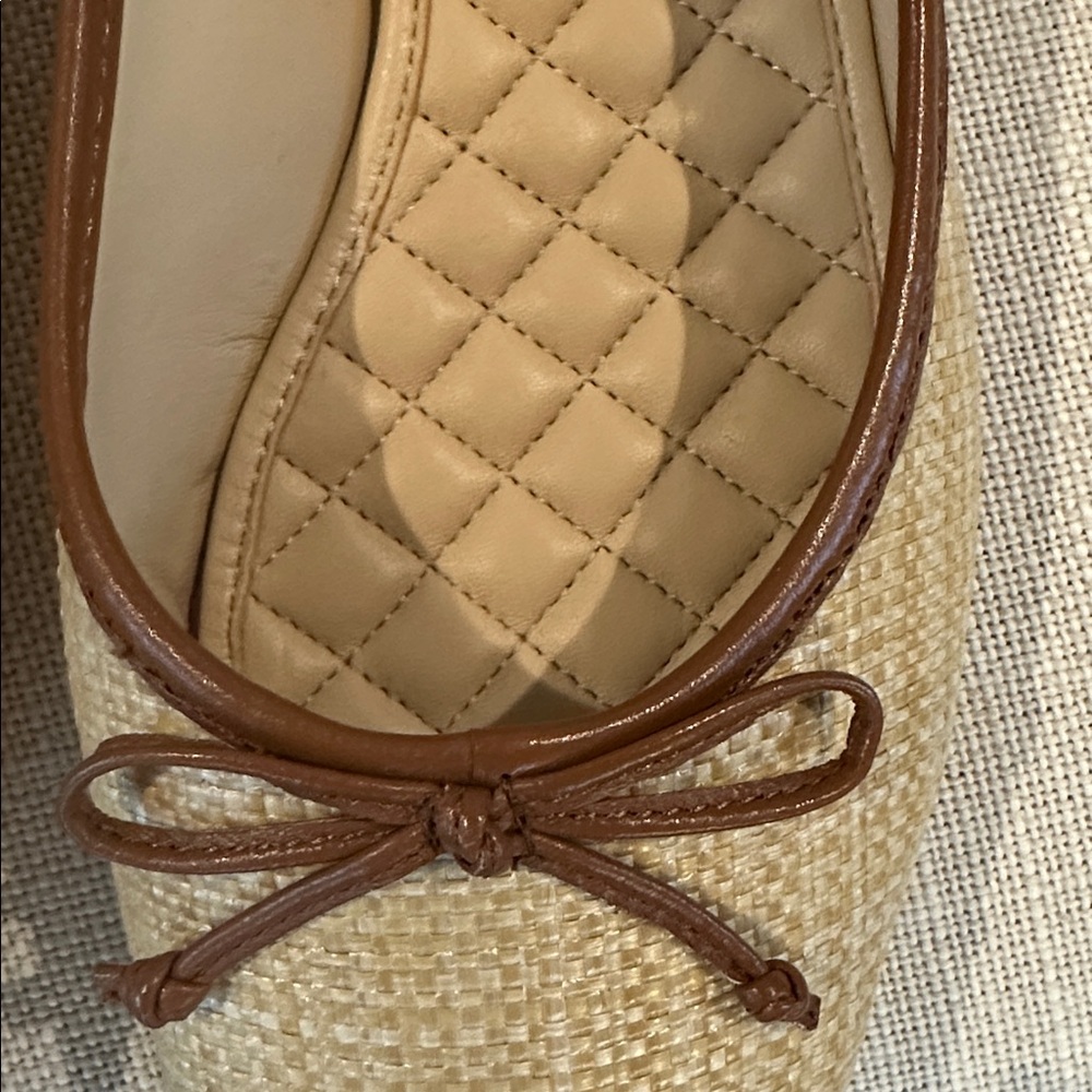 J. McLaughlin Tan Woven Ballet Flats with Brown Trim and Bow 9.5 - Picture 4 of 6